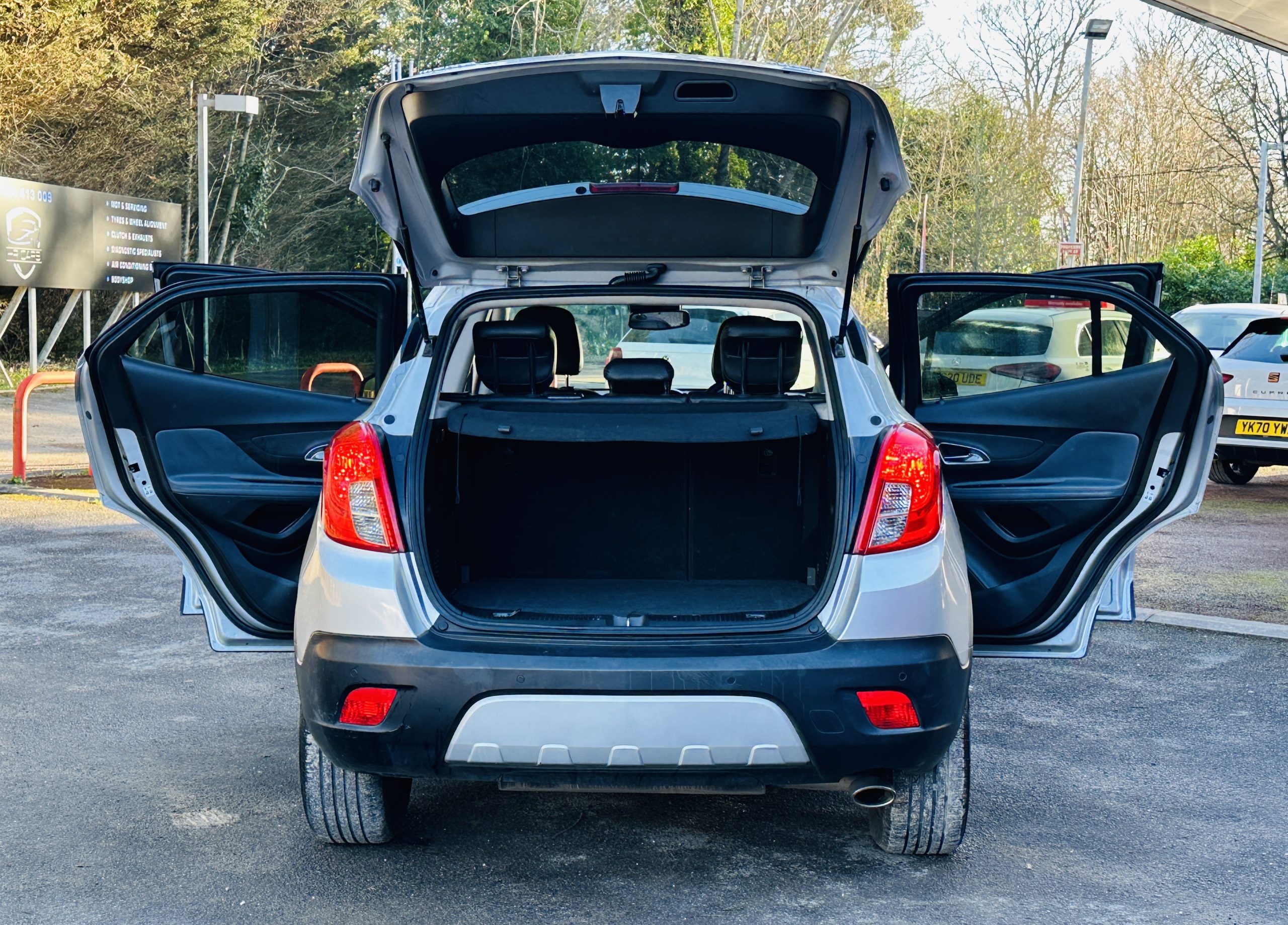 Vauxhall Mokka 1.4i Turbo SE SUV 5dr Petrol Auto 2WD Euro 6 (140 ps)