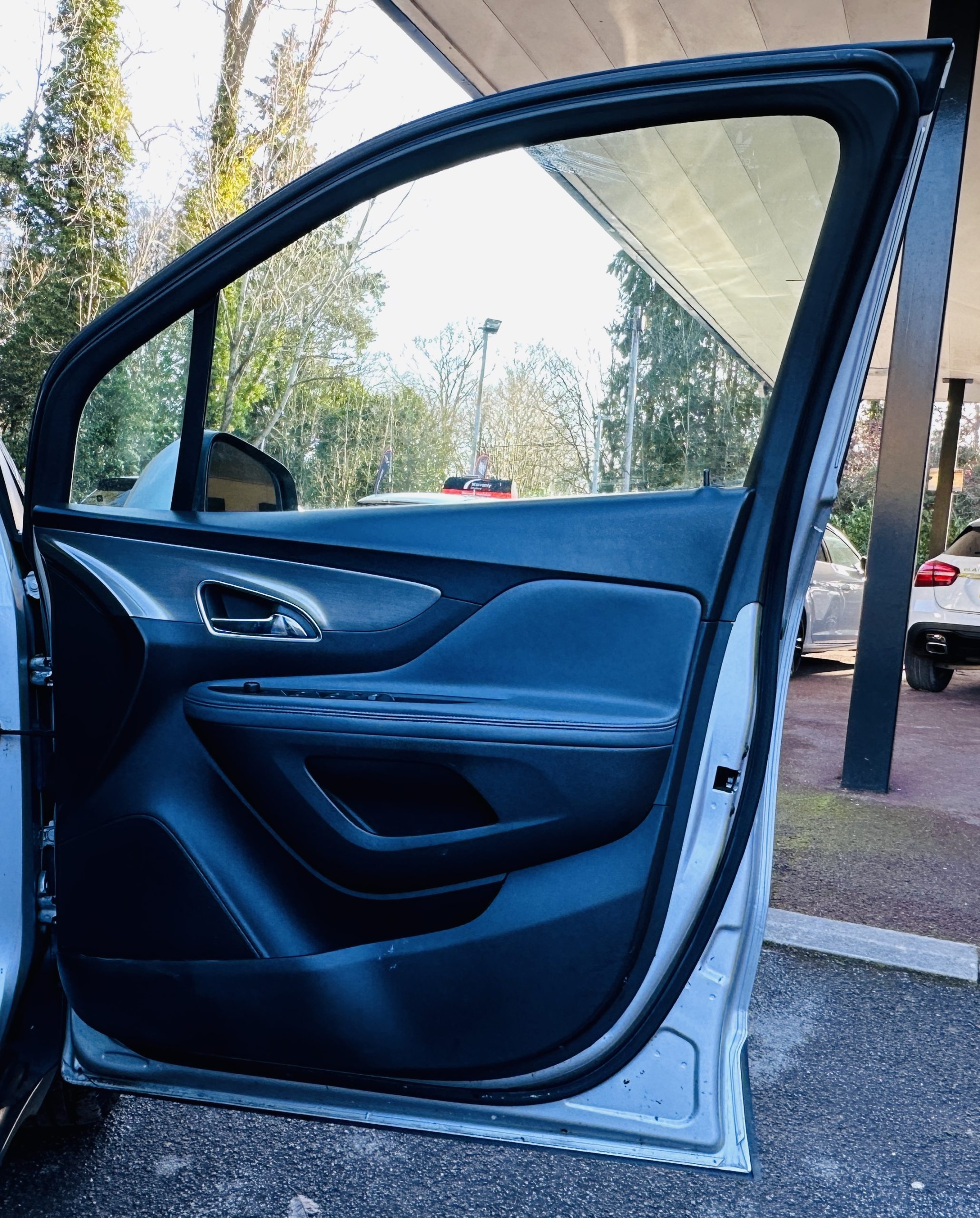 Vauxhall Mokka 1.4i Turbo SE SUV 5dr Petrol Auto 2WD Euro 6 (140 ps)