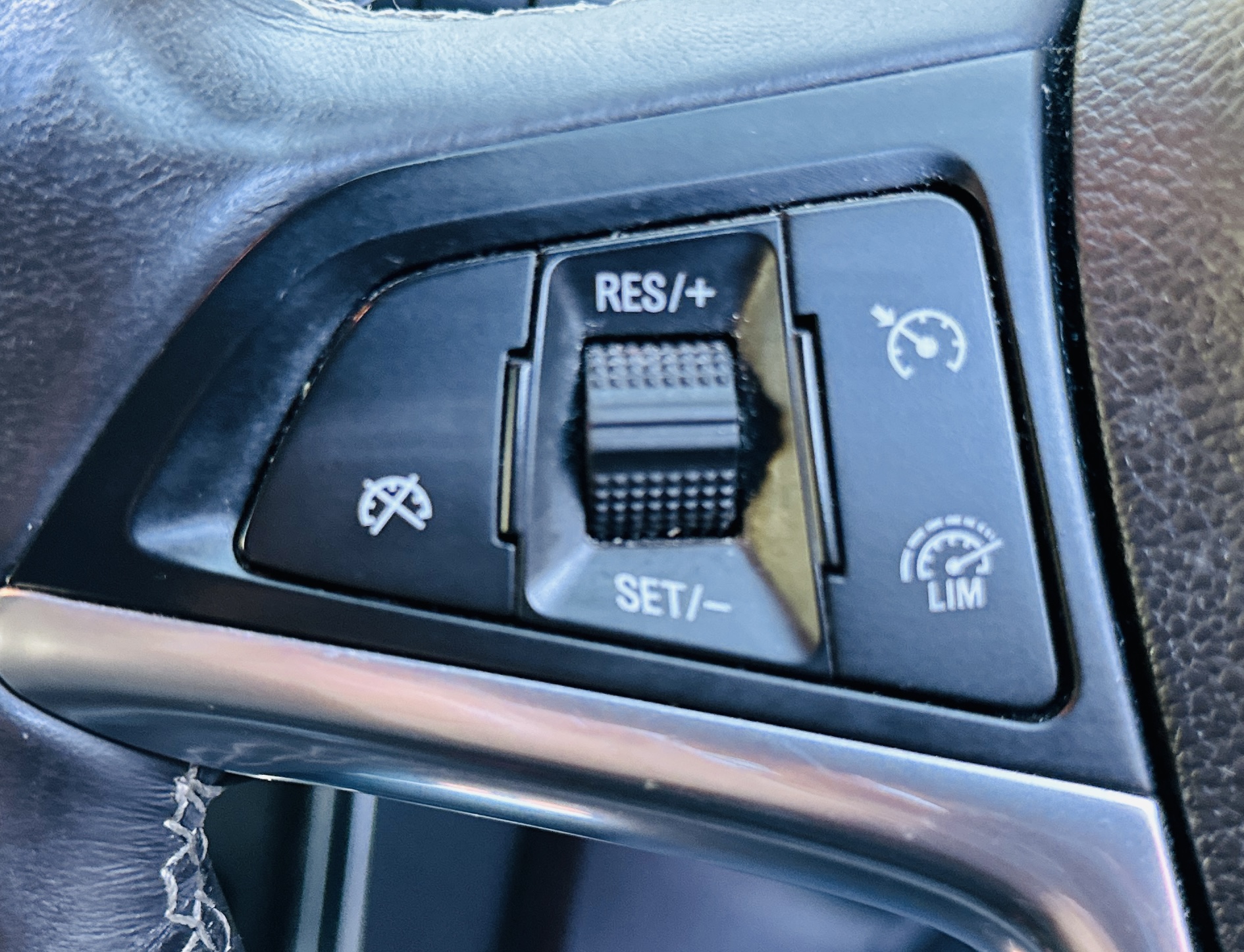 Vauxhall Mokka 1.4i Turbo SE SUV 5dr Petrol Auto 2WD Euro 6 (140 ps)