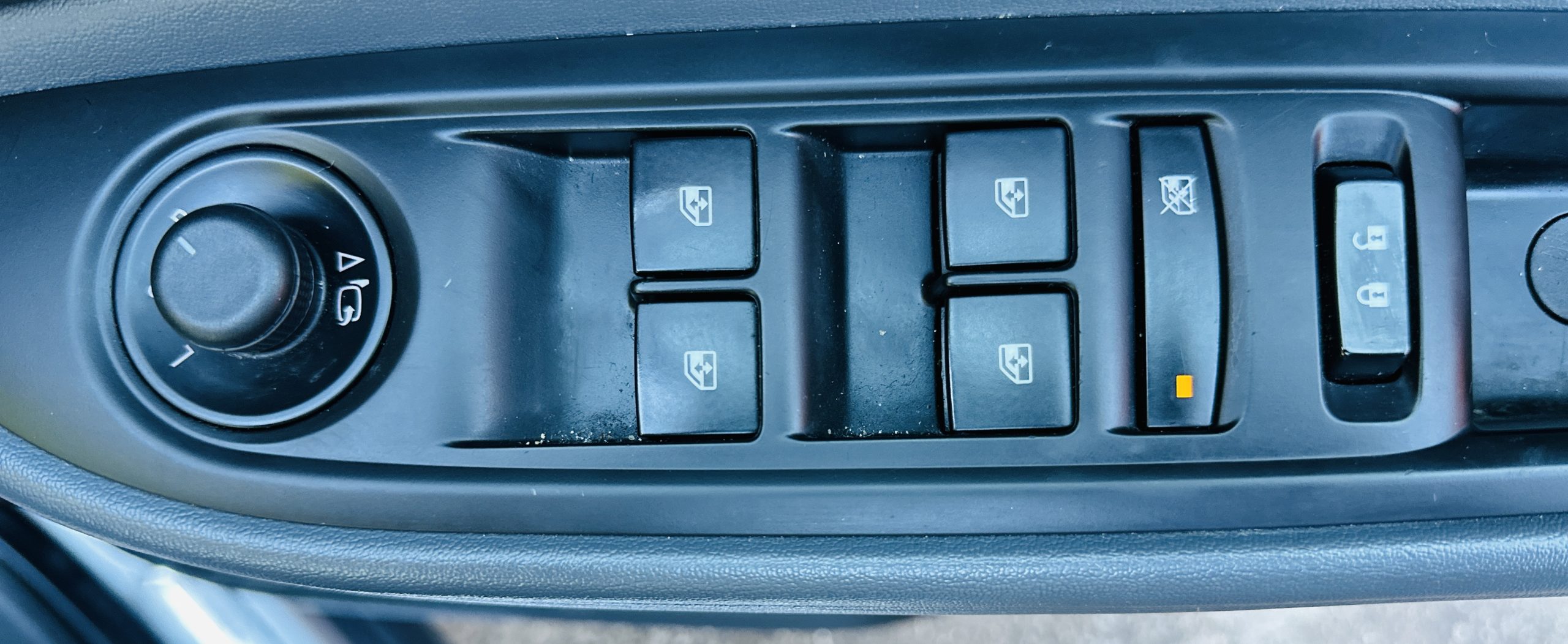 Vauxhall Mokka 1.4i Turbo SE SUV 5dr Petrol Auto 2WD Euro 6 (140 ps)