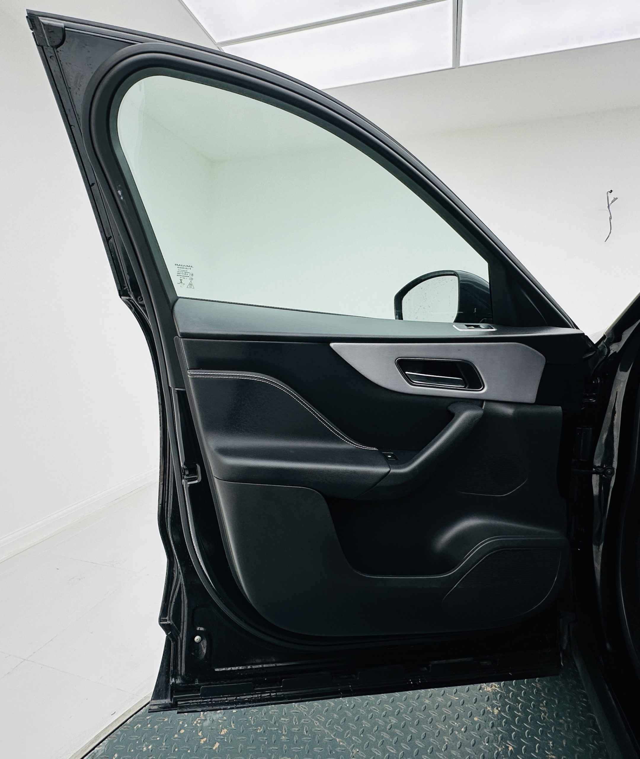 Jaguar F-PACE 2.0 D180 R-Sport SUV 5dr Diesel Auto AWD Euro 6 (s/s)