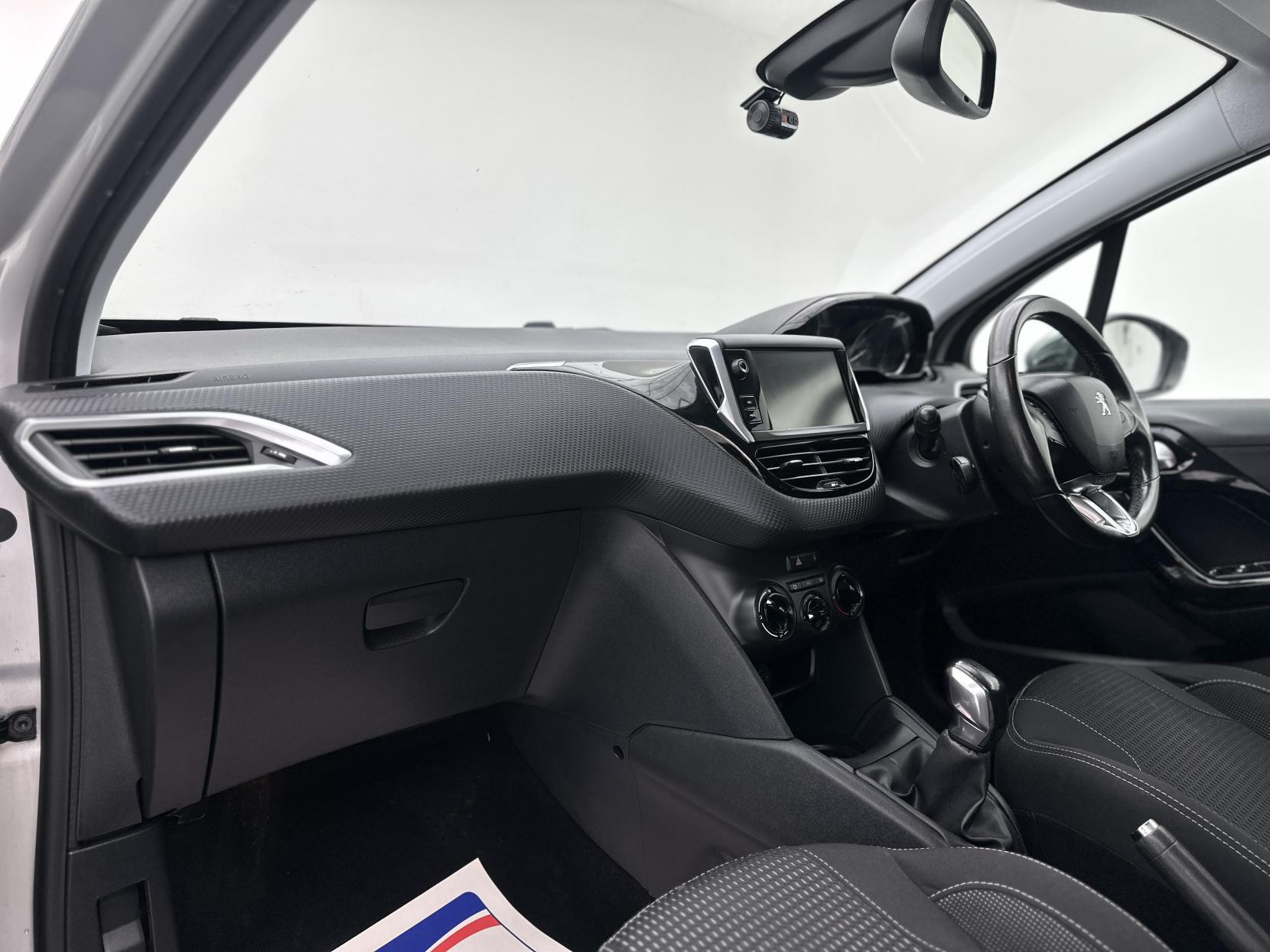 Peugeot 208 1.2 PureTech Allure Hatchback 3dr Petrol Manual Euro 6