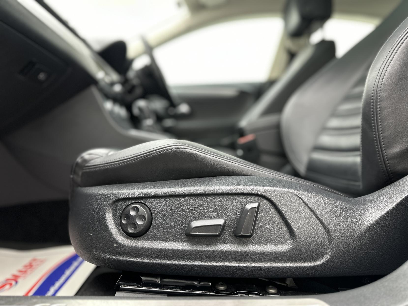 Volkswagen CC 1.8 TSI BlueMotion Tech Moda Saloon 4dr Petrol DSG Euro