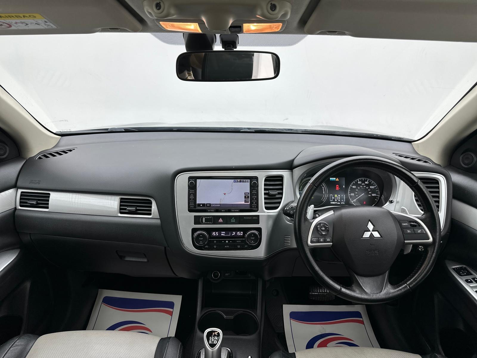 Mitsubishi Outlander 2.0h 12kWh GX4h SUV 5dr Petrol Plug-in Hybrid CVT 4WD Euro 5 (s/s) (200 ps)