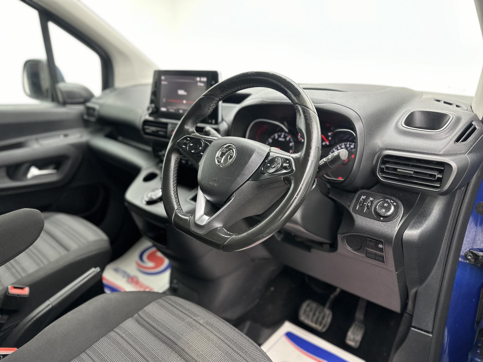 Vauxhall Combo Life 1.2 Turbo Energy MPV 5dr Petrol Auto Euro 6 (s/s) (130 ps)