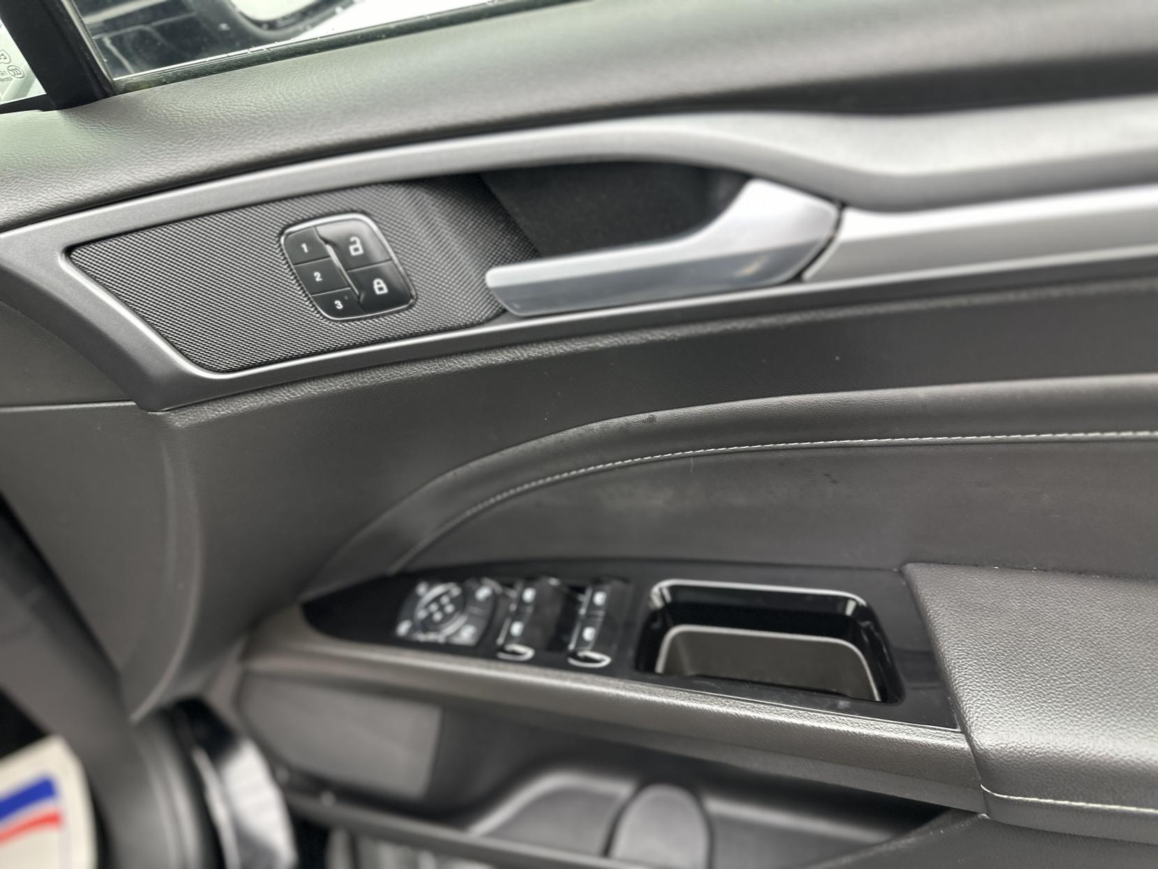 Ford Mondeo 2.0T EcoBoost Titanium Hatchback 5dr Petrol Auto Euro 6 (s/s) (240 ps) £7,990