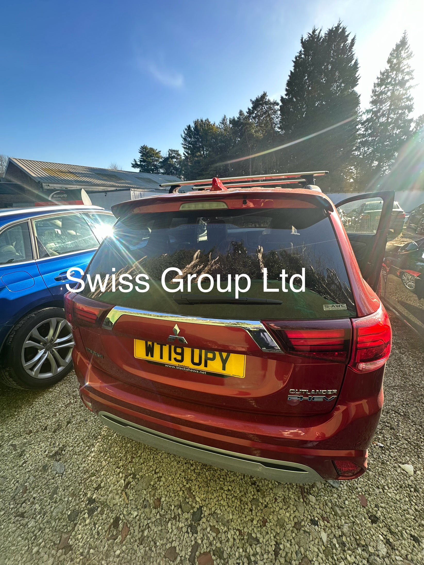 Mitsubishi Outlander 2.4h TwinMotor 13.8kWh 4h SUV 5dr Petrol Plug-in Hybrid CVT 4WD Euro 6 (s/s) (209 ps)