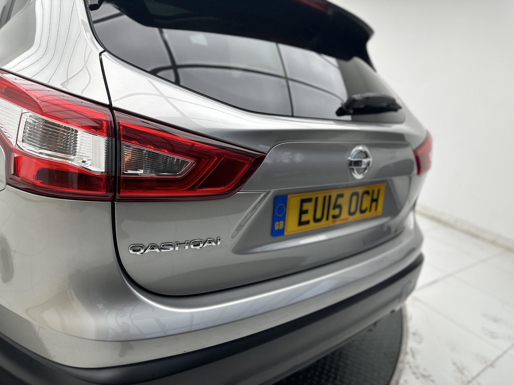 Nissan Qashqai 1.6 dCi Tekna SUV 5dr Diesel XTRON 2WD Euro 5 (s/s) (130 ps)