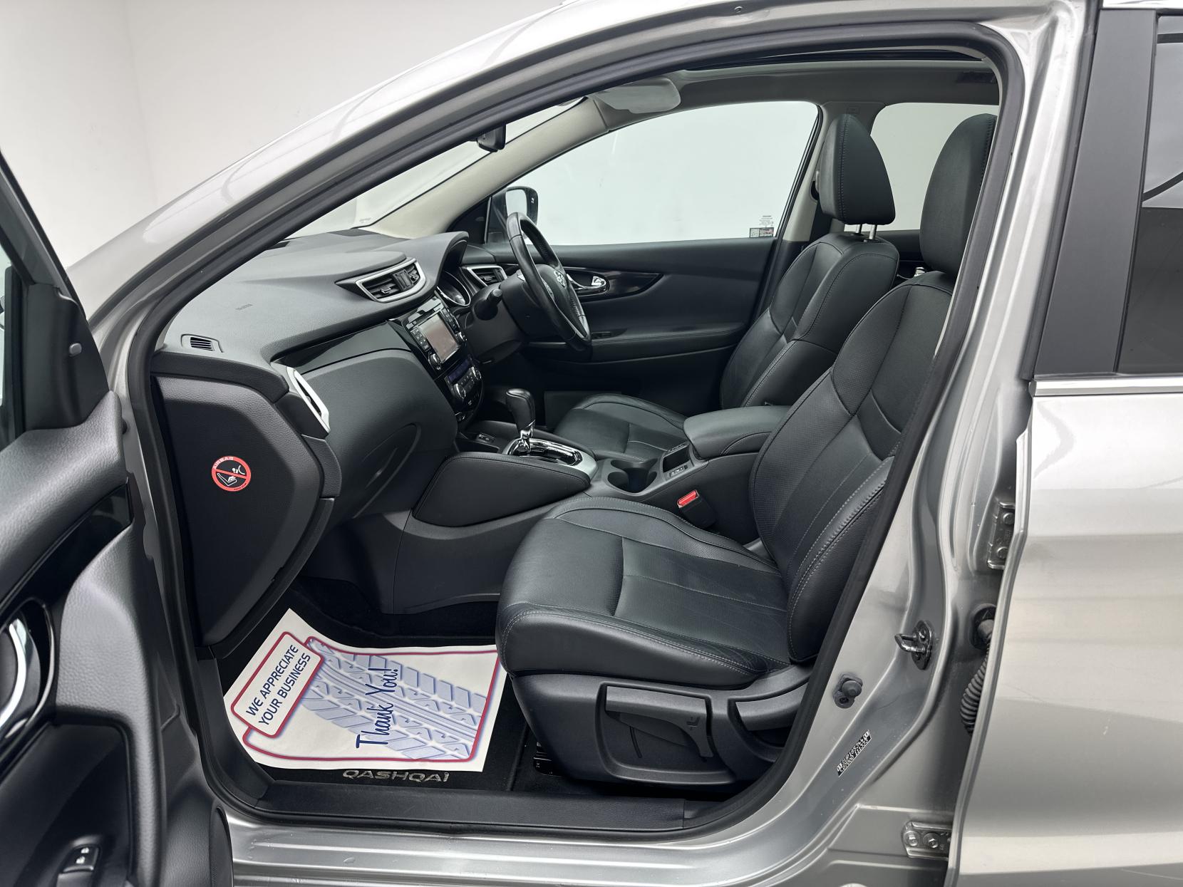 Nissan Qashqai 1.6 dCi Tekna SUV 5dr Diesel XTRON 2WD Euro 5 (s/s) (130 ps)