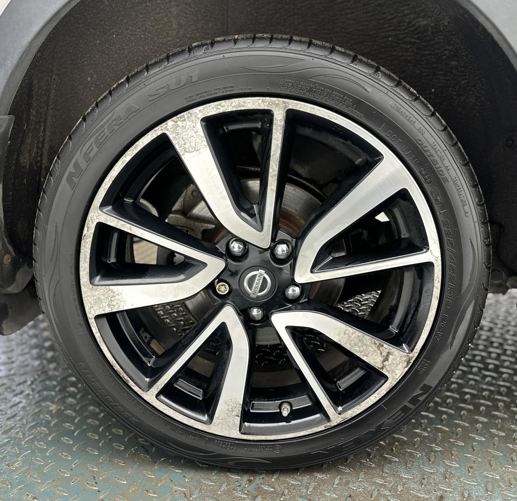 Nissan Qashqai 1.6 dCi Tekna SUV 5dr Diesel XTRON 2WD Euro 5 (s/s) (130 ps)