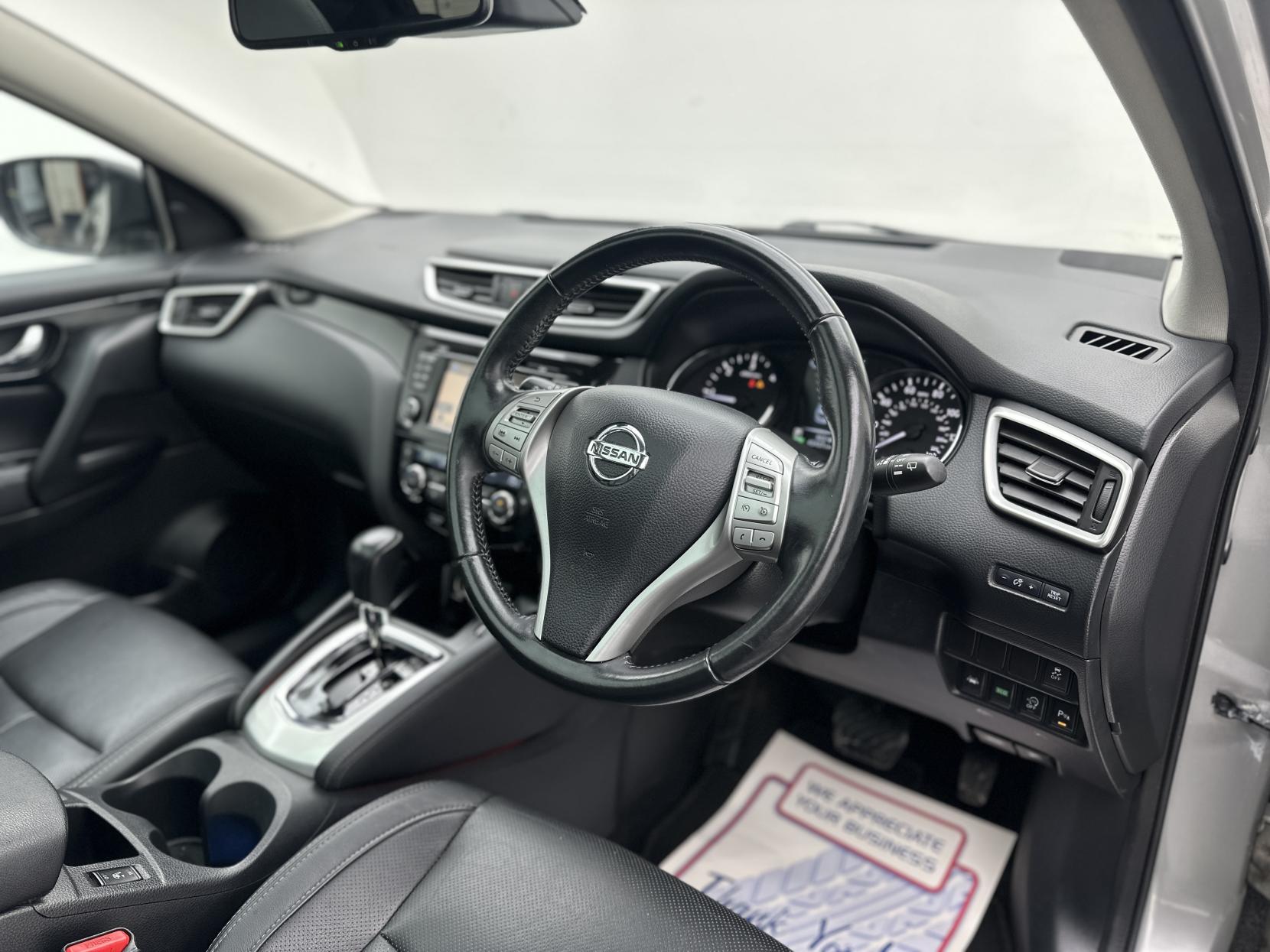 Nissan Qashqai 1.6 dCi Tekna SUV 5dr Diesel XTRON 2WD Euro 5 (s/s) (130 ps)