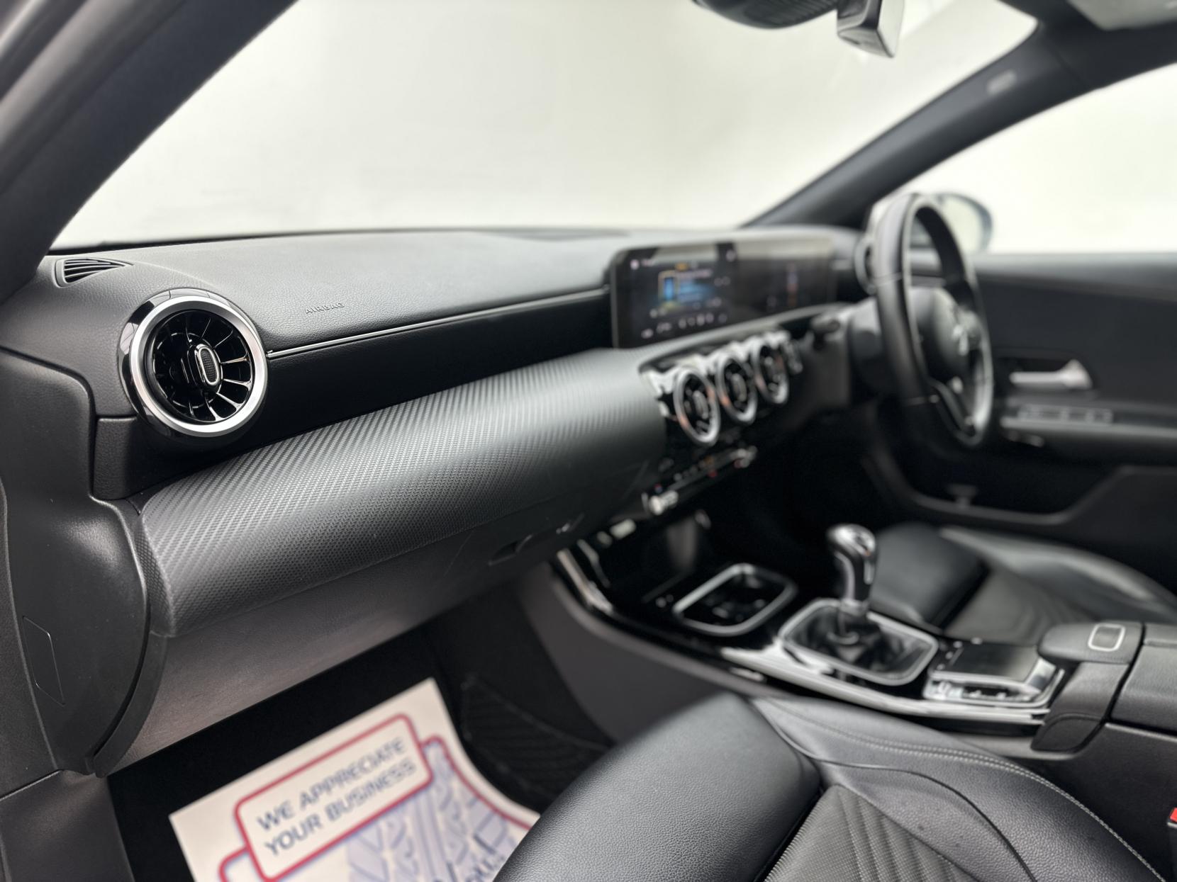 Mercedes-Benz A Class 1.3 A180 SE (Executive) Hatchback 5dr Petrol Manual Euro 6 (s/s) (136 ps)