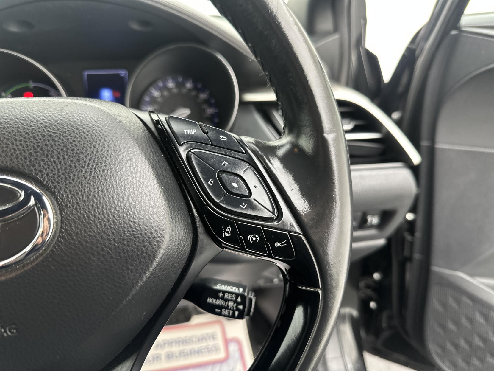 Toyota C-HR 1.8 VVT-h Design SUV 5dr Petrol Hybrid CVT Euro 6 (s/s) (122 ps)