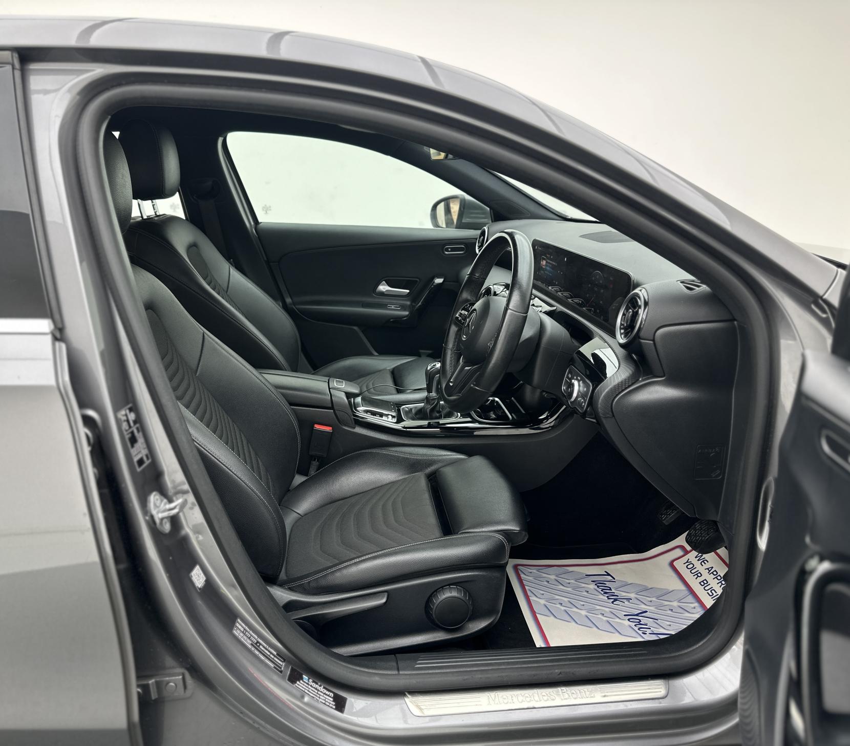 Mercedes-Benz A Class 1.3 A180 SE (Executive) Hatchback 5dr Petrol Manual Euro 6 (s/s) (136 ps)