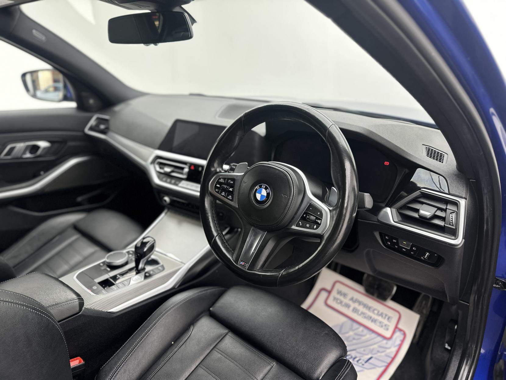 BMW 3 Series 2.0 330e 12kWh M Sport Saloon 4dr Petrol Plug-in Hybrid Auto Euro 6 (s/s) (292 ps)