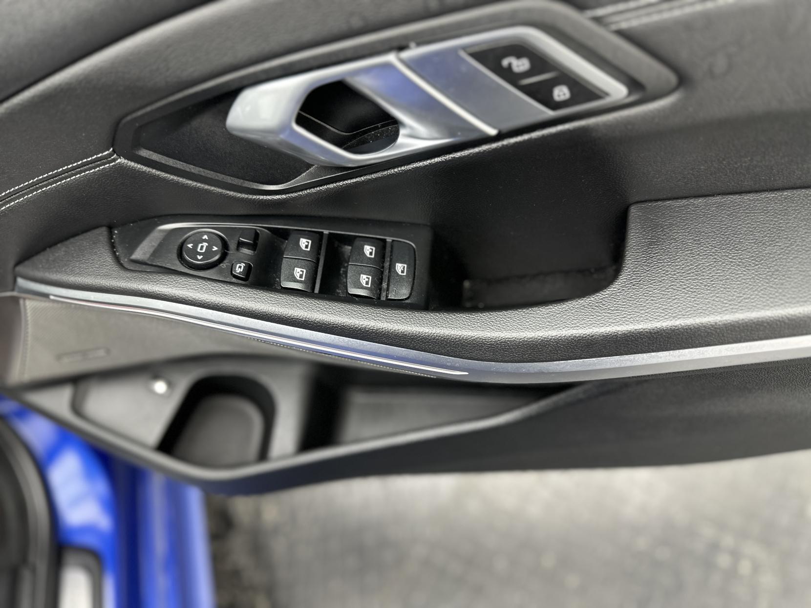 BMW 3 Series 2.0 330e 12kWh M Sport Saloon 4dr Petrol Plug-in Hybrid Auto Euro 6 (s/s) (292 ps)