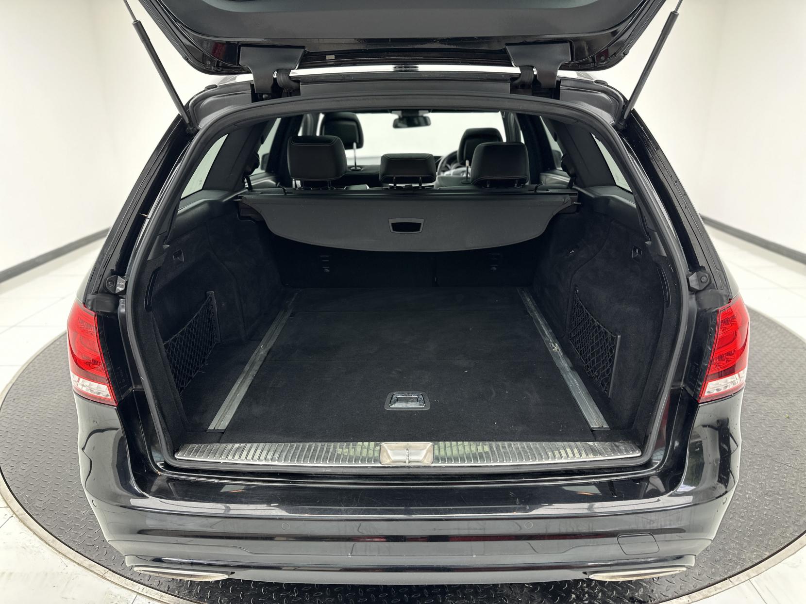 Mercedes-Benz E Class 2.1 E220 BlueTEC AMG Night Edition (Premium) Estate 5dr Diesel G-Tronic+ Euro 6 (s/s) (177 ps)