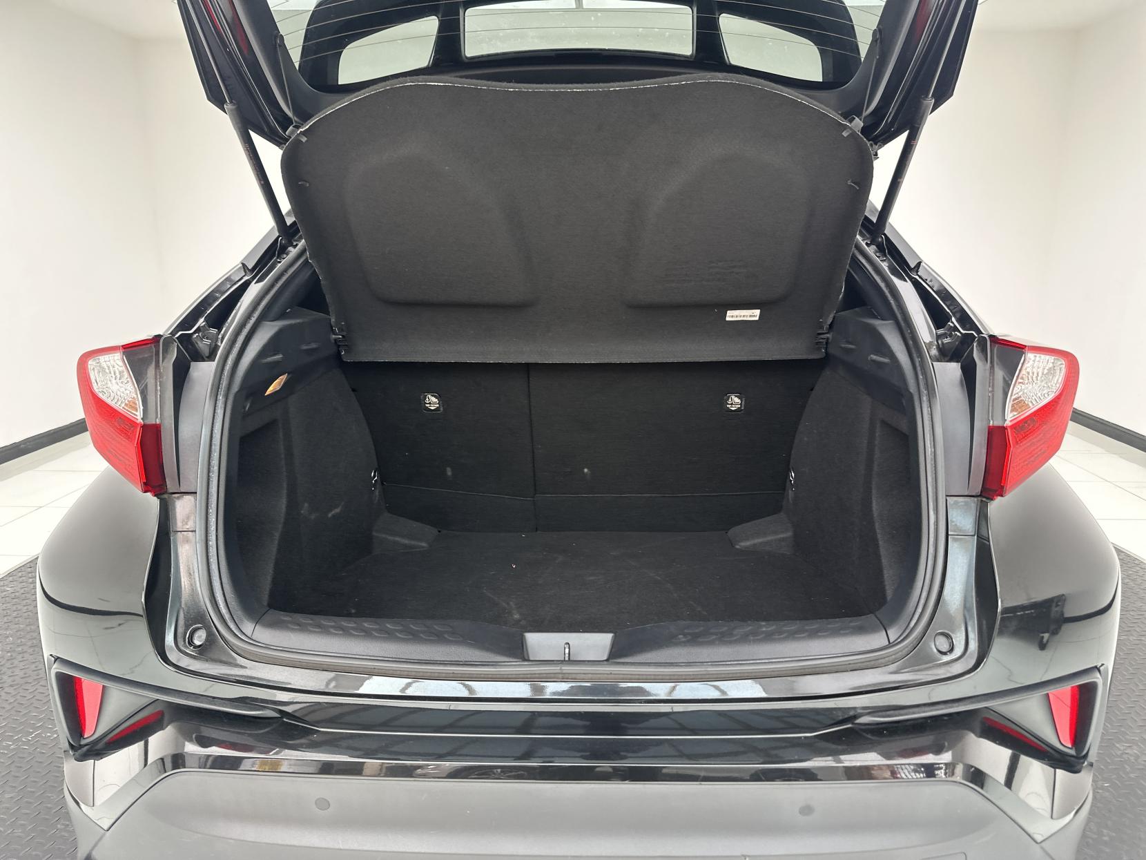 Toyota C-HR 1.8 VVT-h Design SUV 5dr Petrol Hybrid CVT Euro 6 (s/s) (122 ps)