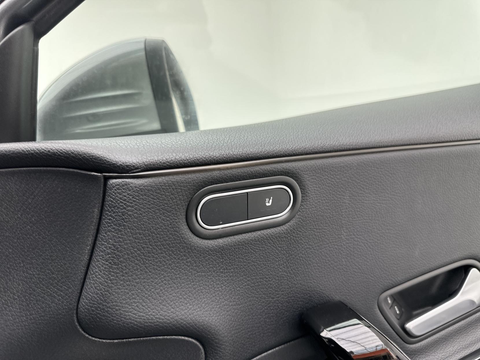 Mercedes-Benz A Class 1.3 A180 SE (Executive) Hatchback 5dr Petrol Manual Euro 6 (s/s) (136 ps)