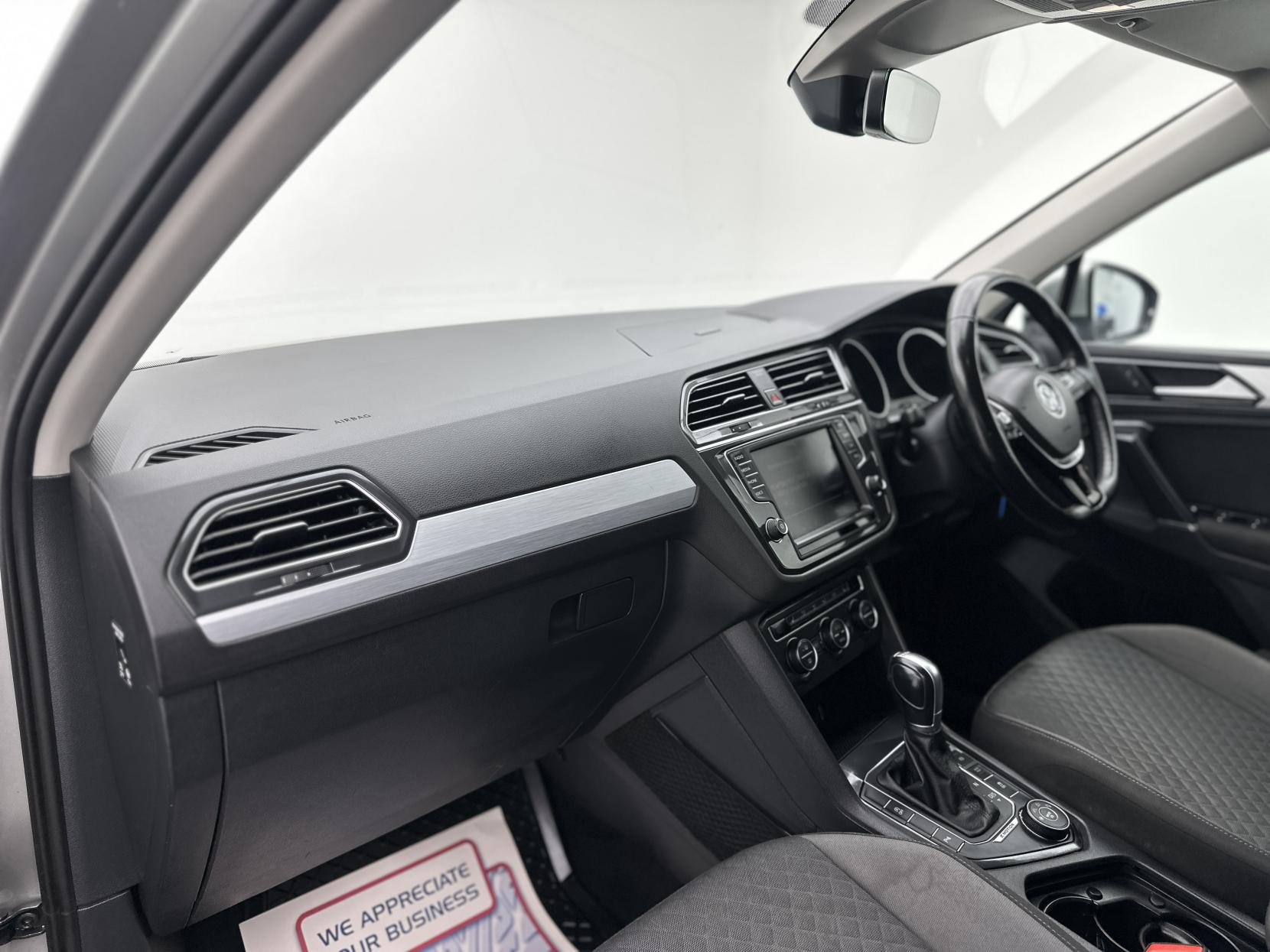 Volkswagen Tiguan 2.0 TDI BlueMotion Tech SE Navigation SUV 5dr Diesel DSG 4Motion Euro 6 (s/s) (150 ps)