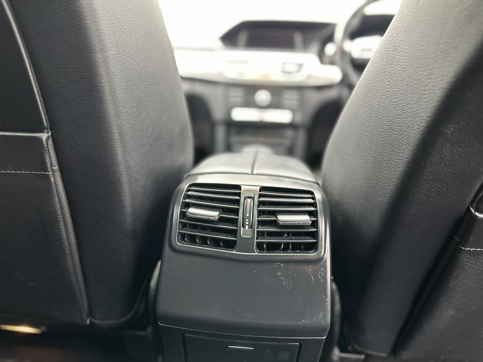 Mercedes-Benz E Class 2.1 E220 BlueTEC AMG Night Edition (Premium) Estate 5dr Diesel G-Tronic+ Euro 6 (s/s) (177 ps)