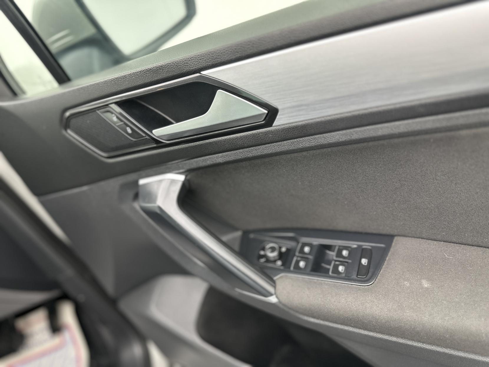 Volkswagen Tiguan 2.0 TDI BlueMotion Tech SE Navigation SUV 5dr Diesel DSG 4Motion Euro 6 (s/s) (150 ps)