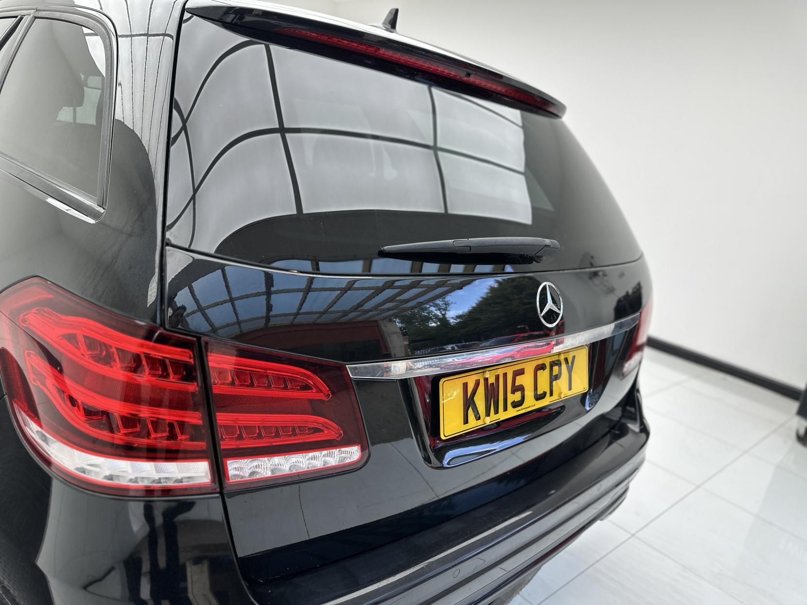 Mercedes-Benz E Class 2.1 E220 BlueTEC AMG Night Edition (Premium) Estate 5dr Diesel G-Tronic+ Euro 6 (s/s) (177 ps)