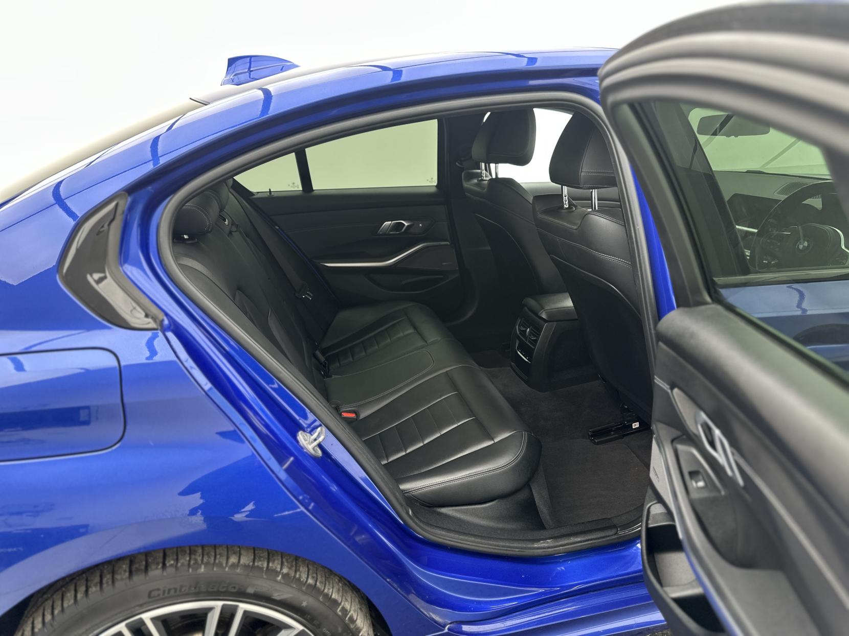 BMW 3 Series 2.0 330e 12kWh M Sport Saloon 4dr Petrol Plug-in Hybrid Auto Euro 6 (s/s) (292 ps)