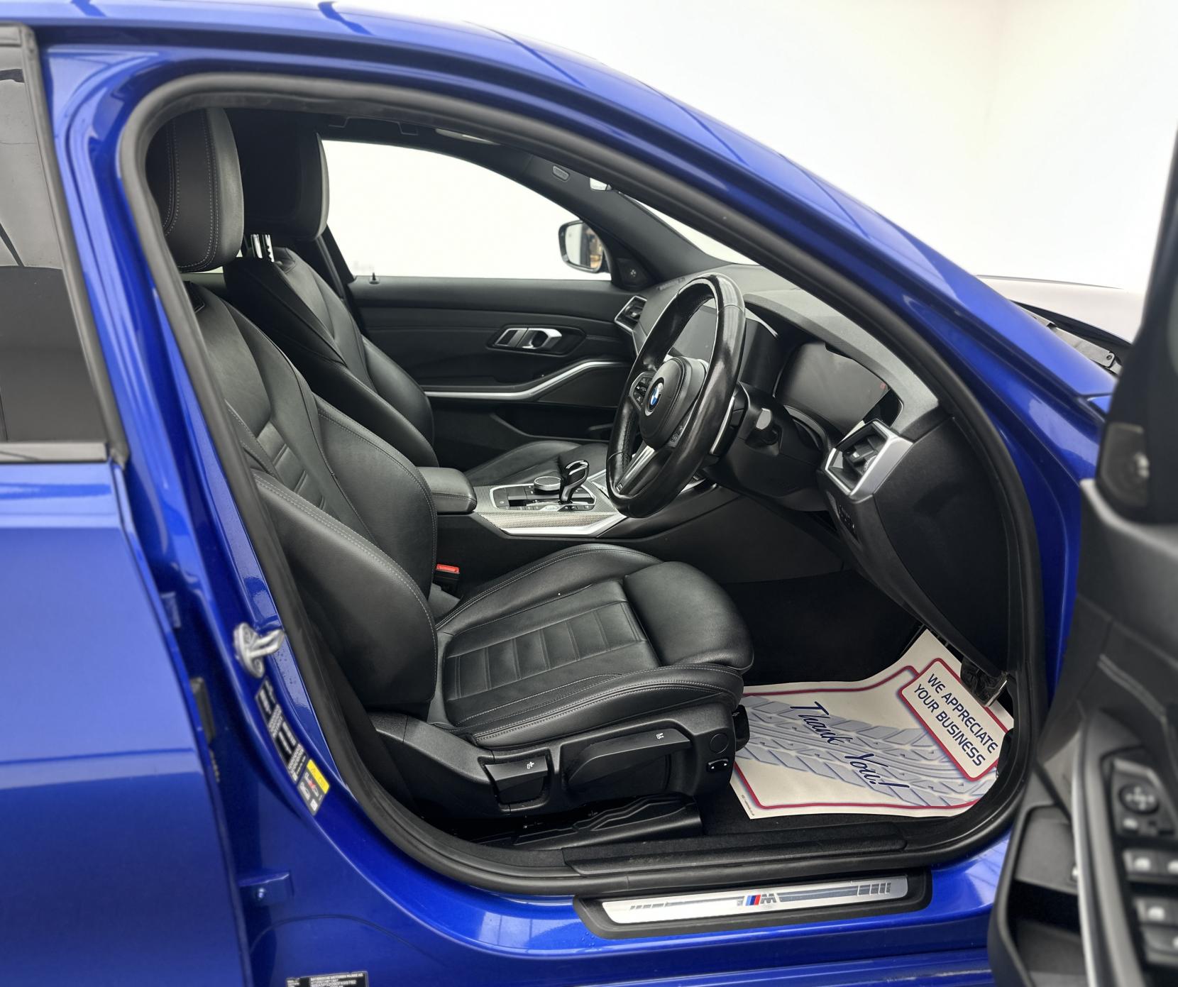 BMW 3 Series 2.0 330e 12kWh M Sport Saloon 4dr Petrol Plug-in Hybrid Auto Euro 6 (s/s) (292 ps)