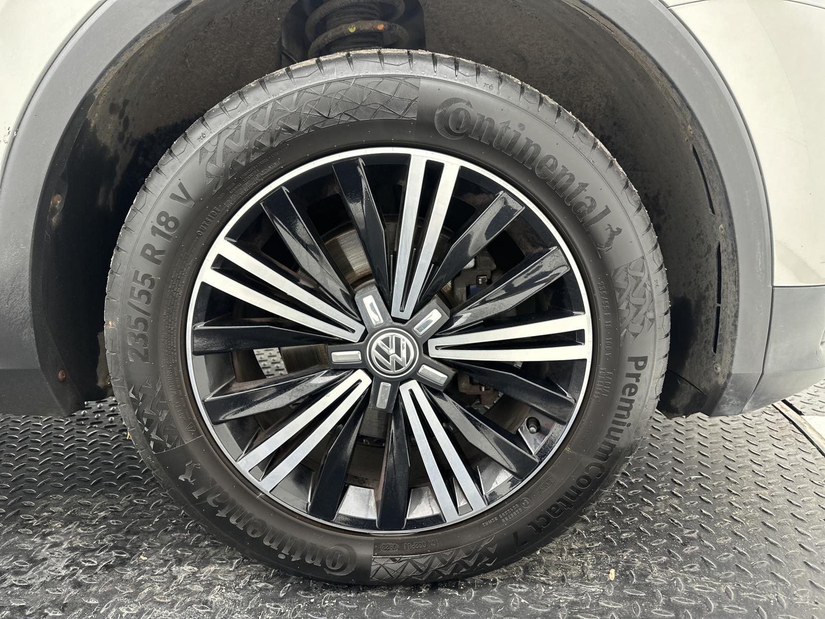 Volkswagen Tiguan 2.0 TDI BlueMotion Tech SE Navigation SUV 5dr Diesel DSG 4Motion Euro 6 (s/s) (150 ps)