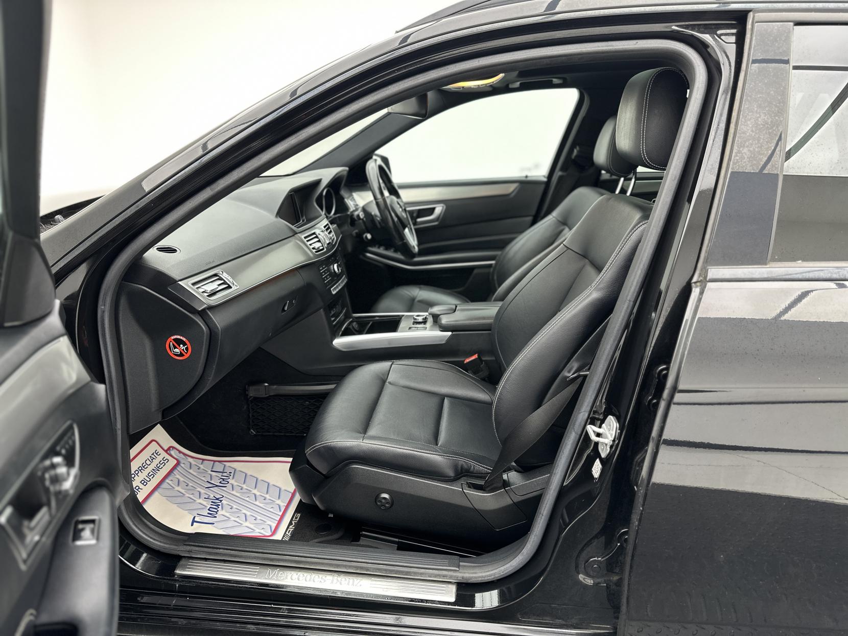 Mercedes-Benz E Class 2.1 E220 BlueTEC AMG Night Edition (Premium) Estate 5dr Diesel G-Tronic+ Euro 6 (s/s) (177 ps)