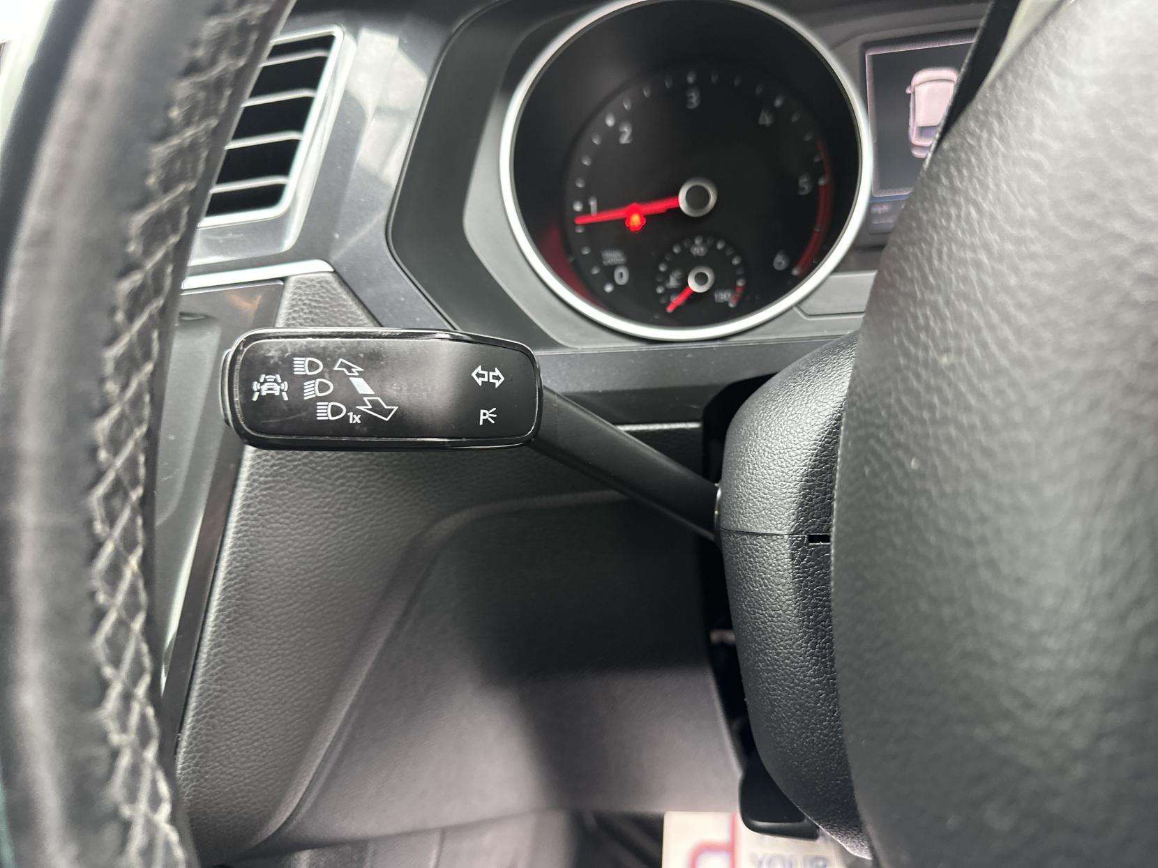 Volkswagen Tiguan 2.0 TDI BlueMotion Tech SE Navigation SUV 5dr Diesel DSG 4Motion Euro 6 (s/s) (150 ps)