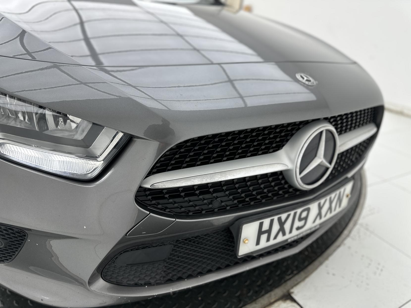 Mercedes-Benz A Class 1.3 A180 SE (Executive) Hatchback 5dr Petrol Manual Euro 6 (s/s) (136 ps)