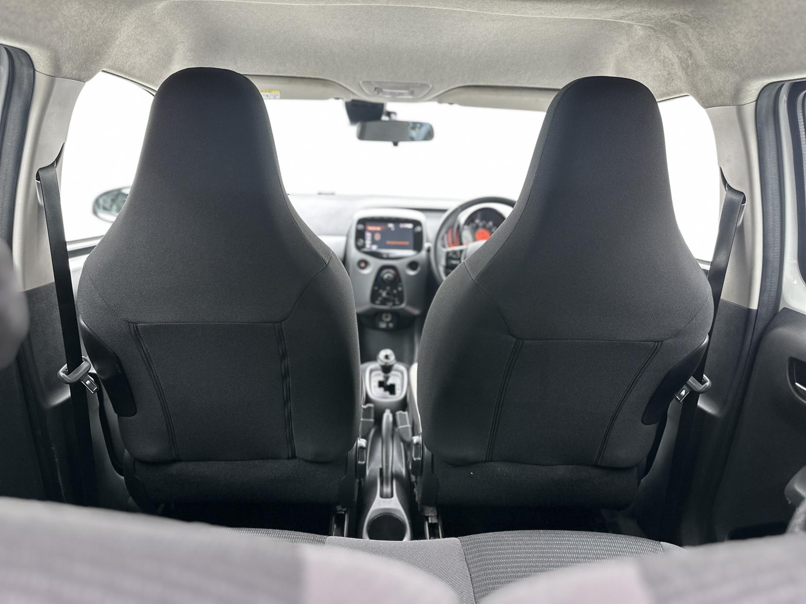 Toyota AYGO 1.0 VVT-i x-play Hatchback 5dr Petrol x-shift Euro 6 (Safety Sense) (71 ps)