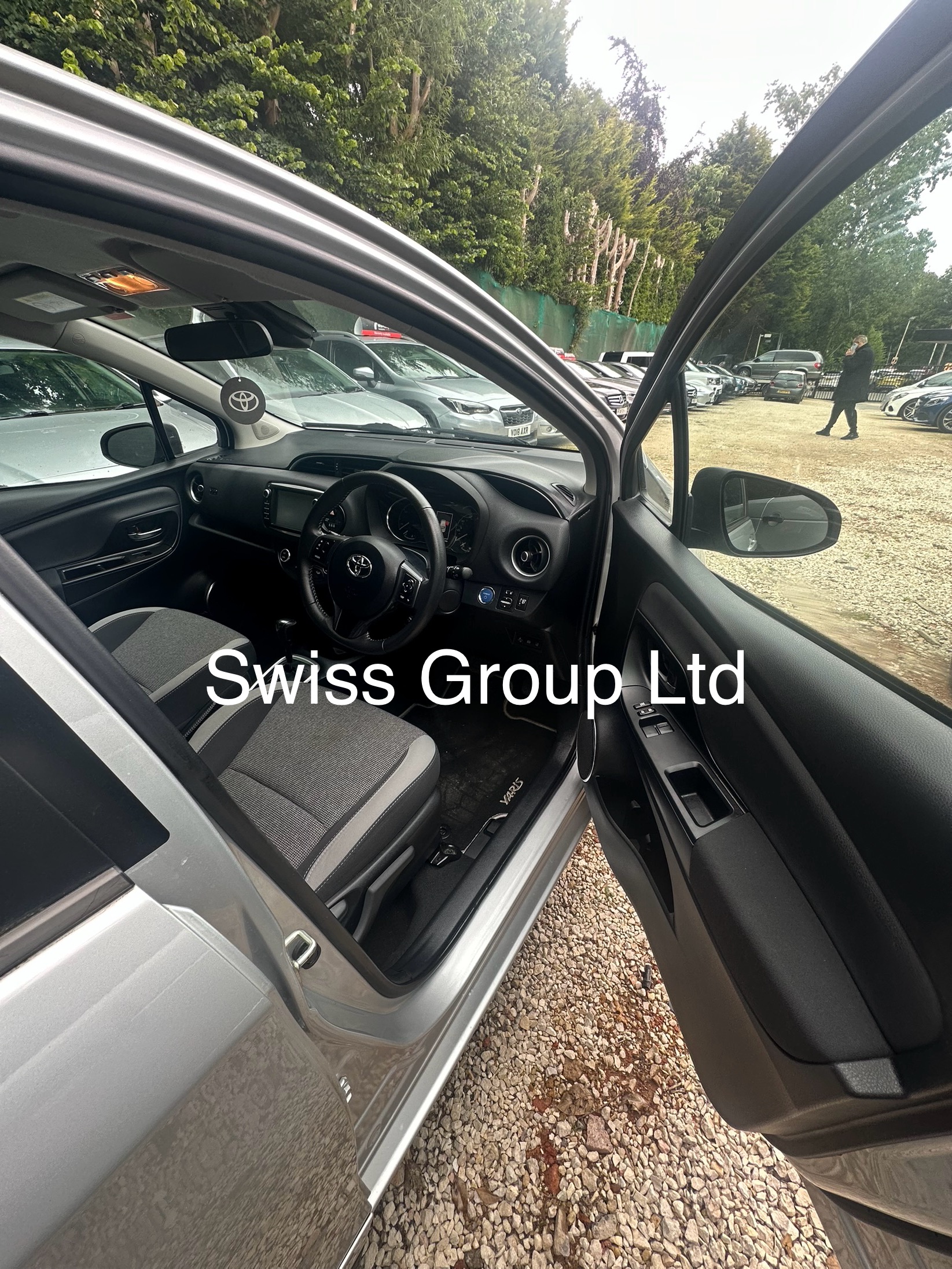 Toyota Yaris 1.5 VVT-h Y20 Bi-tone Hatchback 5dr Petrol Hybrid E-CVT Euro 6 (s/s) (100 ps)