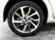 Toyota Yaris 1.5 VVT-h Y20 Bi-tone Hatchback 5dr Petrol Hybrid E-CVT Euro 6 (s/s) (100 ps)