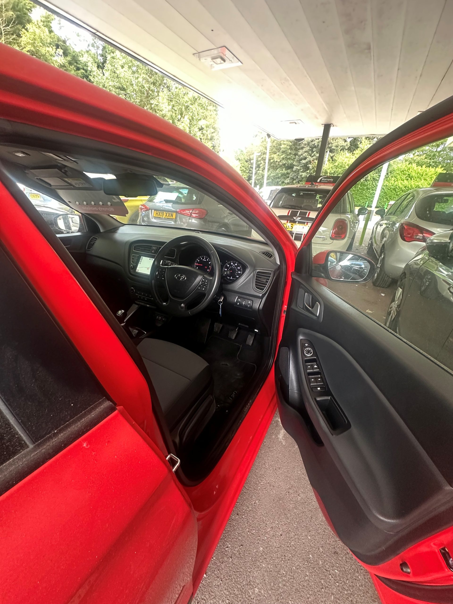 Hyundai i20 1.2 Premium Nav Hatchback 5dr Petrol Manual Euro 6 (s/s) (84 ps)