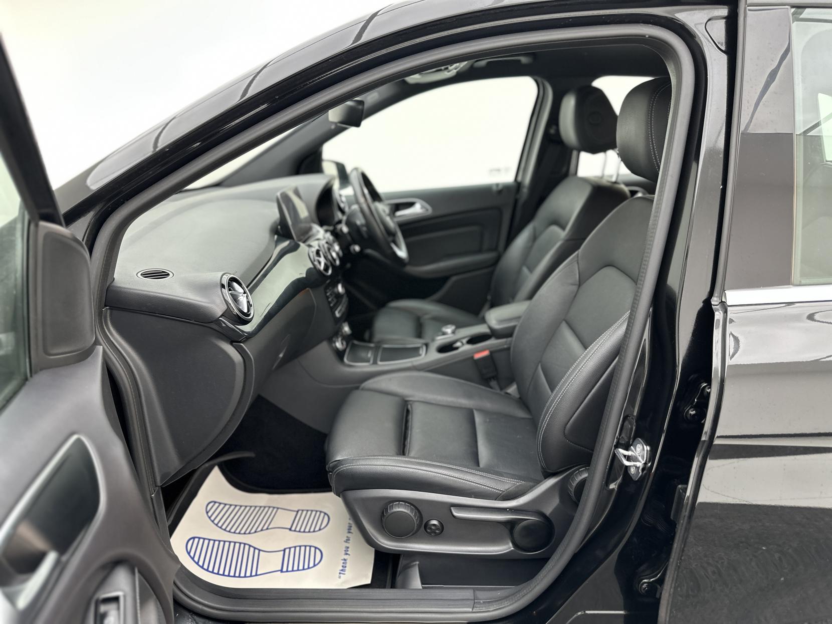 Mercedes-Benz B Class 1.6 B180 Exclusive Edition MPV 5dr Petrol 7G-DCT Euro 6 (s/s) (122 ps)