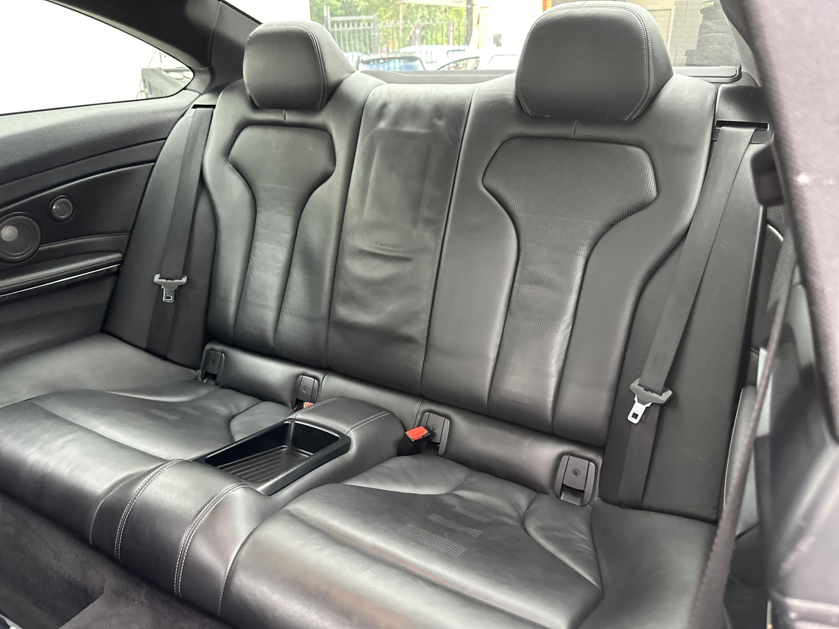 BMW M4 3.0 BiTurbo Coupe 2dr Petrol DCT Euro 6 (s/s) (431 ps)