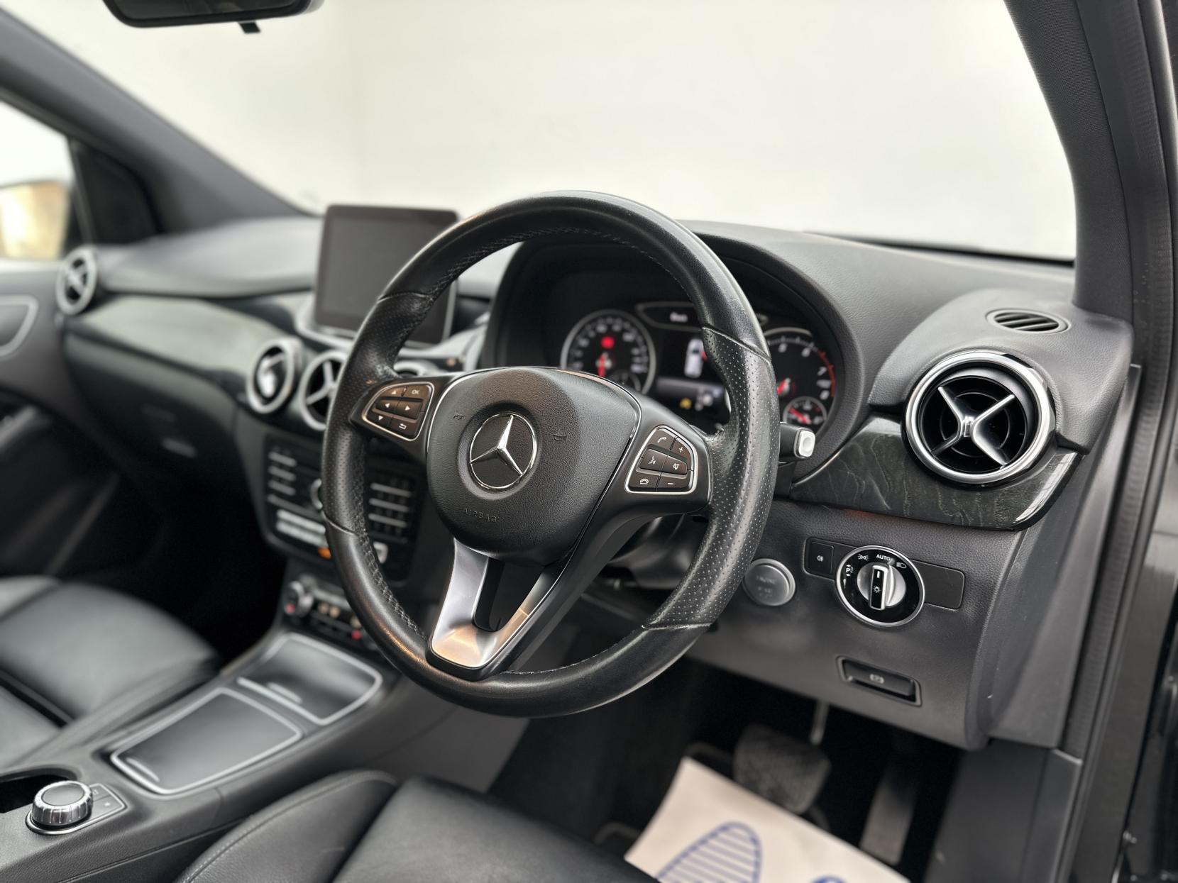 Mercedes-Benz B Class 1.6 B180 Exclusive Edition MPV 5dr Petrol 7G-DCT Euro 6 (s/s) (122 ps)