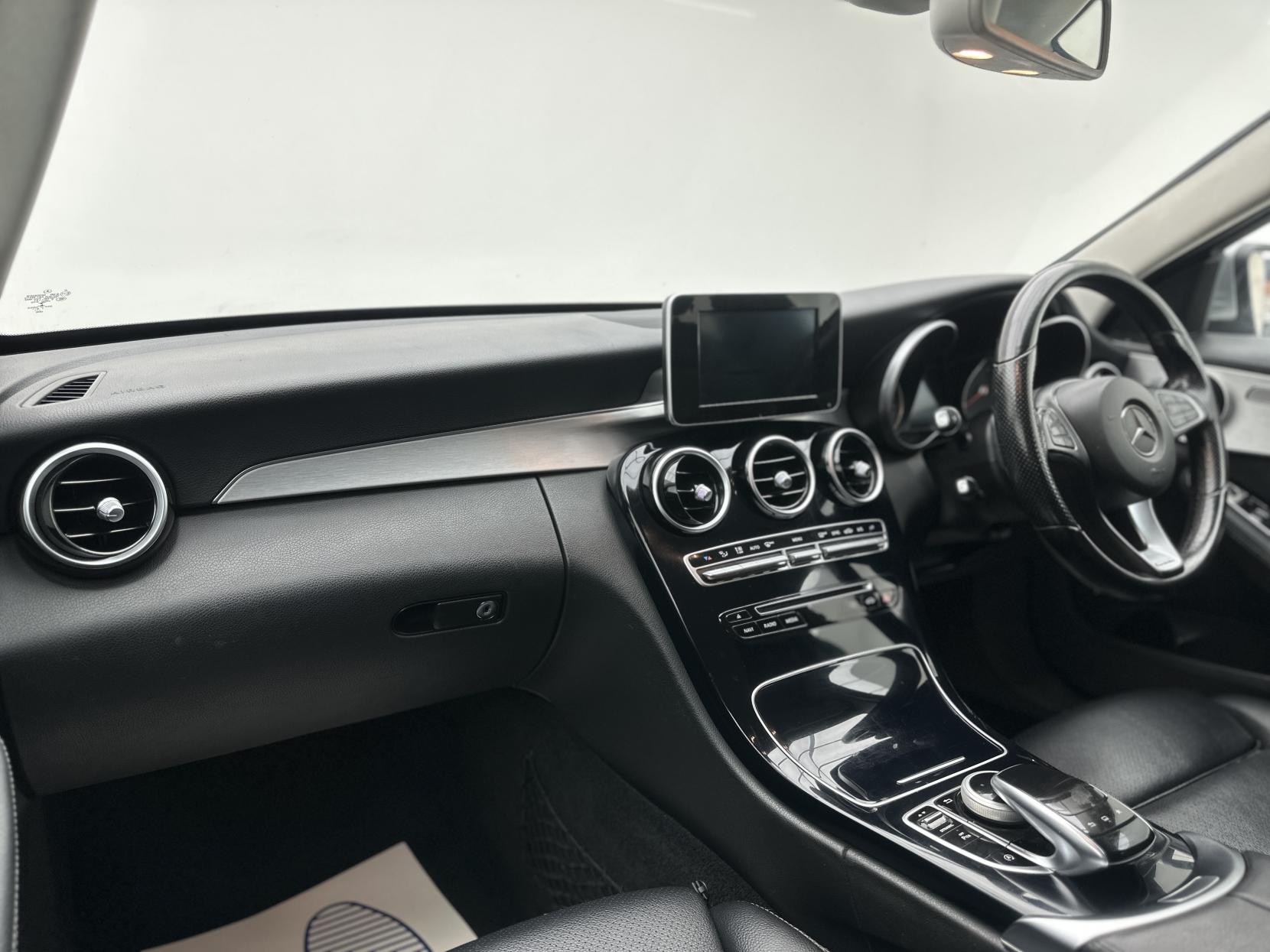 Mercedes-Benz C Class 1.6 C200d Sport Saloon 4dr Diesel G-Tronic+ Euro 6 (s/s) (136 ps)