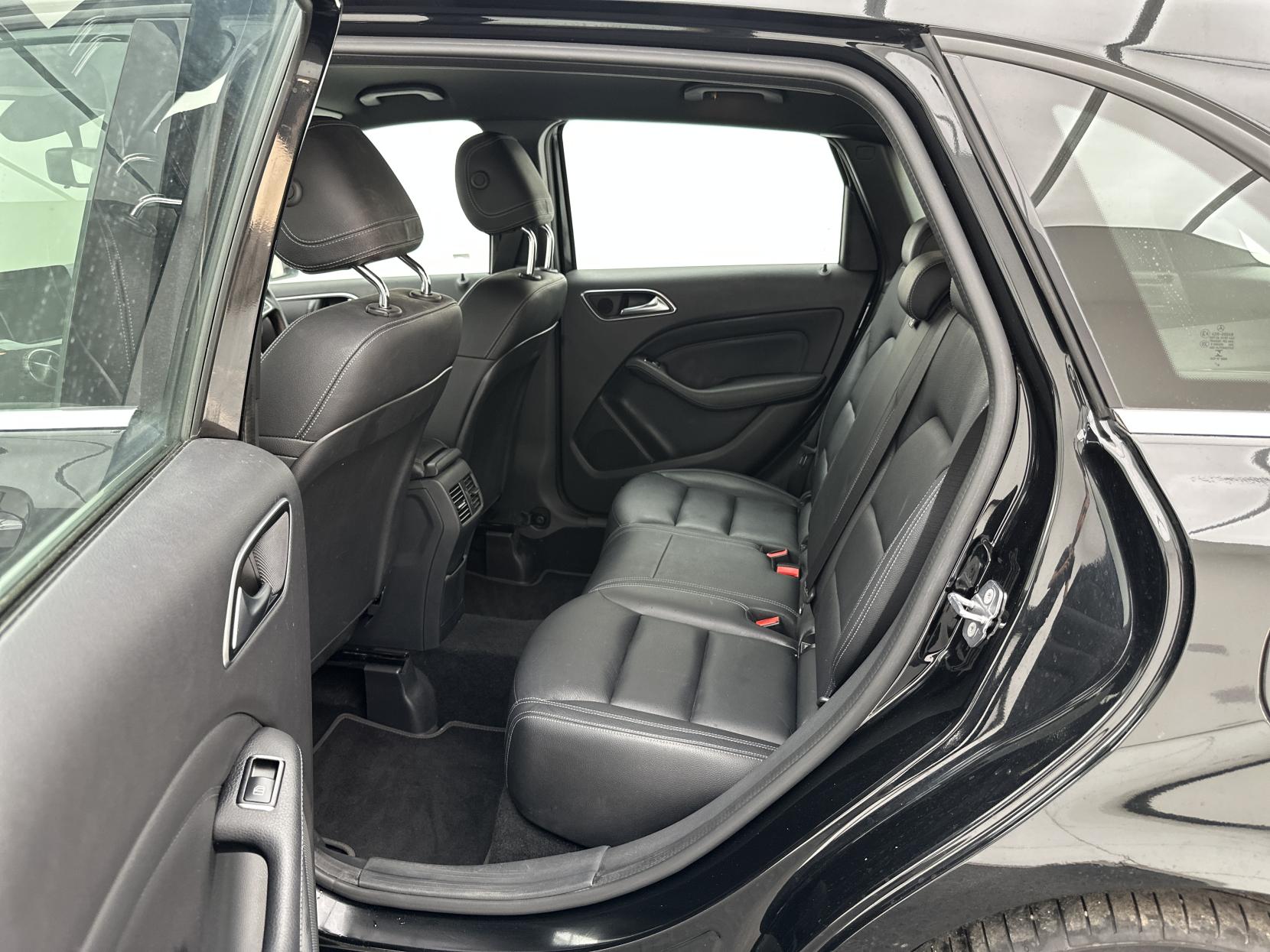 Mercedes-Benz B Class 1.6 B180 Exclusive Edition MPV 5dr Petrol 7G-DCT Euro 6 (s/s) (122 ps)