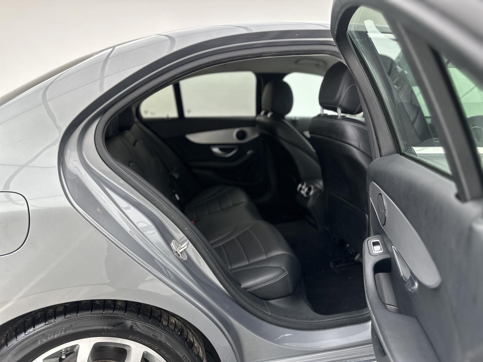 Mercedes-Benz C Class 1.6 C200d Sport Saloon 4dr Diesel G-Tronic+ Euro 6 (s/s) (136 ps)