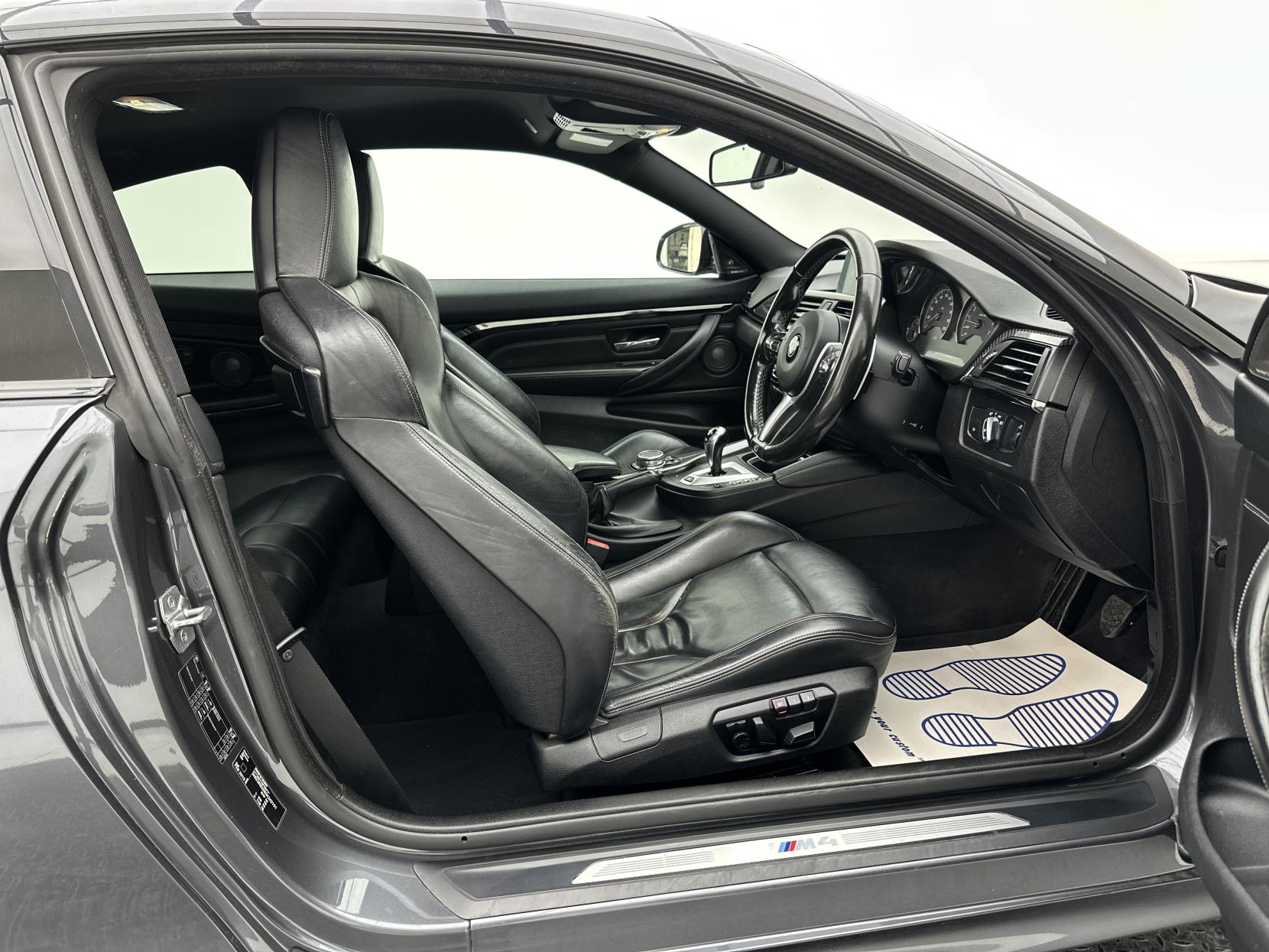 BMW M4 3.0 BiTurbo Coupe 2dr Petrol DCT Euro 6 (s/s) (431 ps)