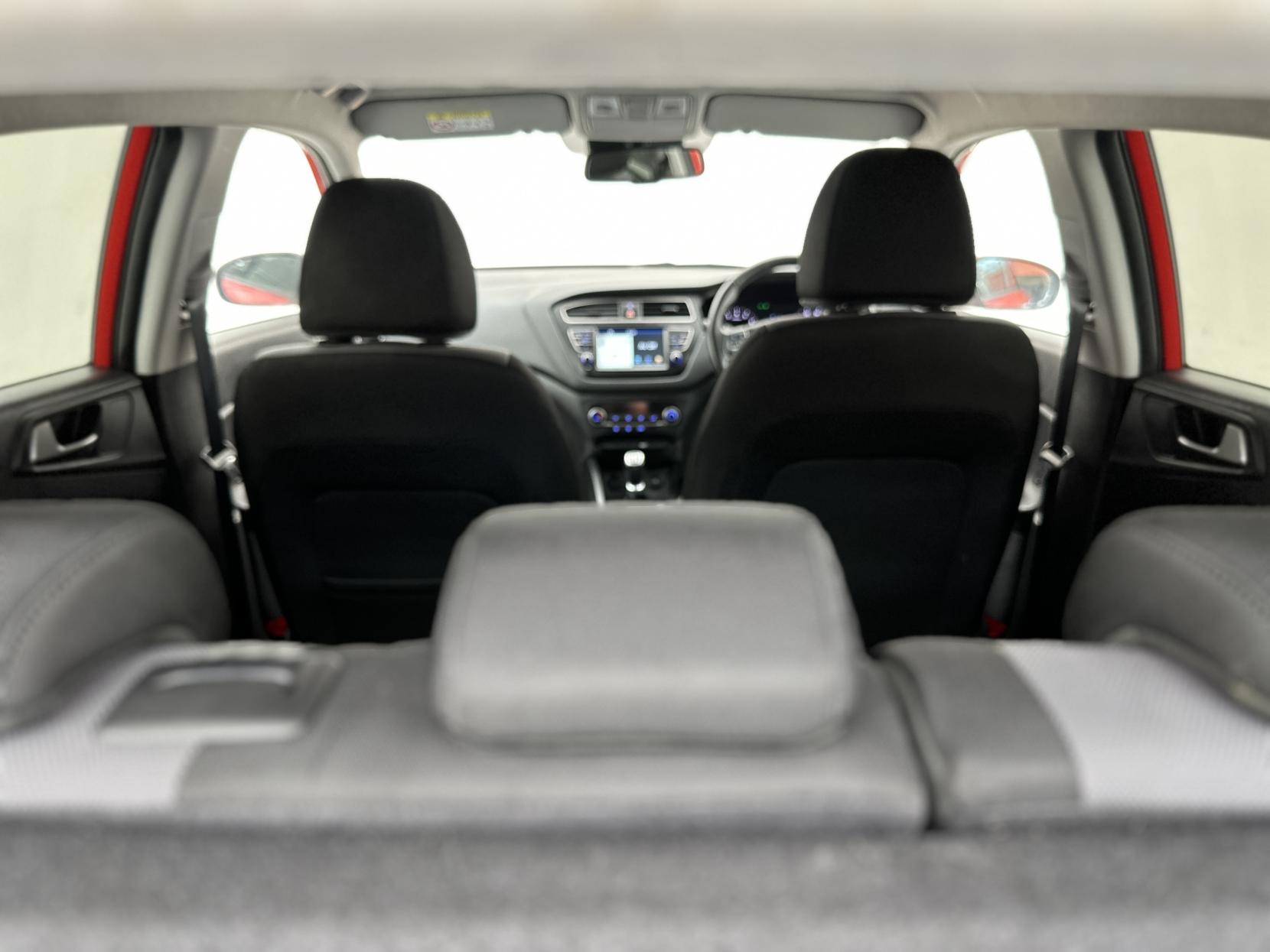 Hyundai i20 1.2 Premium Nav Hatchback 5dr Petrol Manual Euro 6 (s/s) (84 ps)