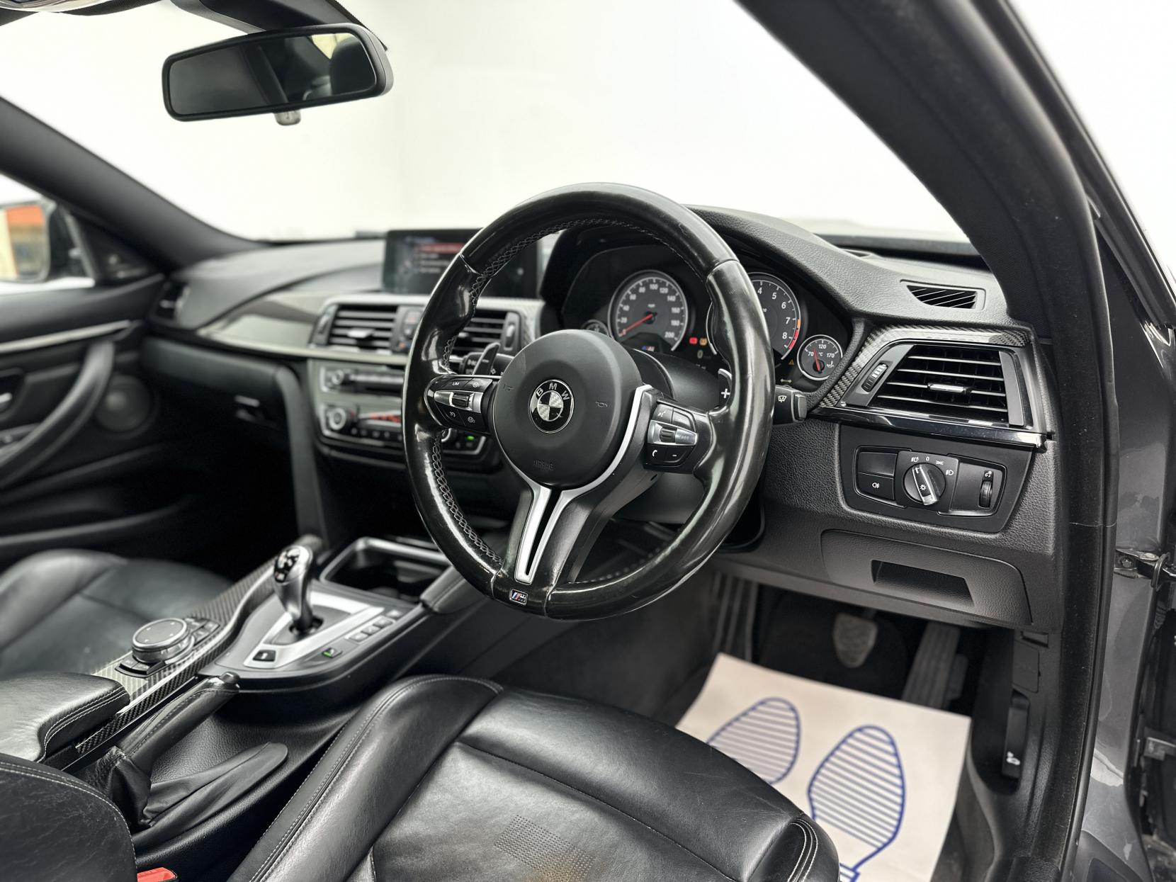 BMW M4 3.0 BiTurbo Coupe 2dr Petrol DCT Euro 6 (s/s) (431 ps)