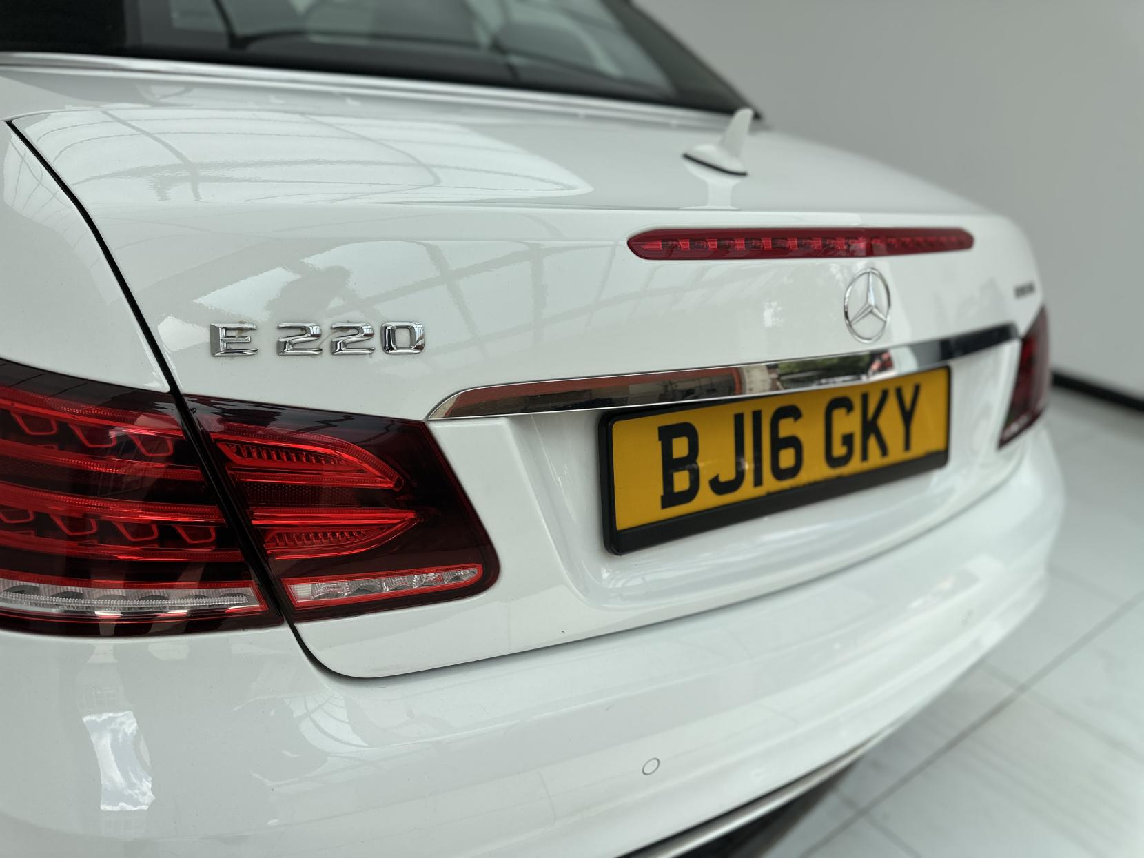 Mercedes-Benz E Class 2.1 E220 BlueTEC AMG Line Cabriolet 2dr Diesel G-Tronic+ Euro 6 (s/s) (177 ps)