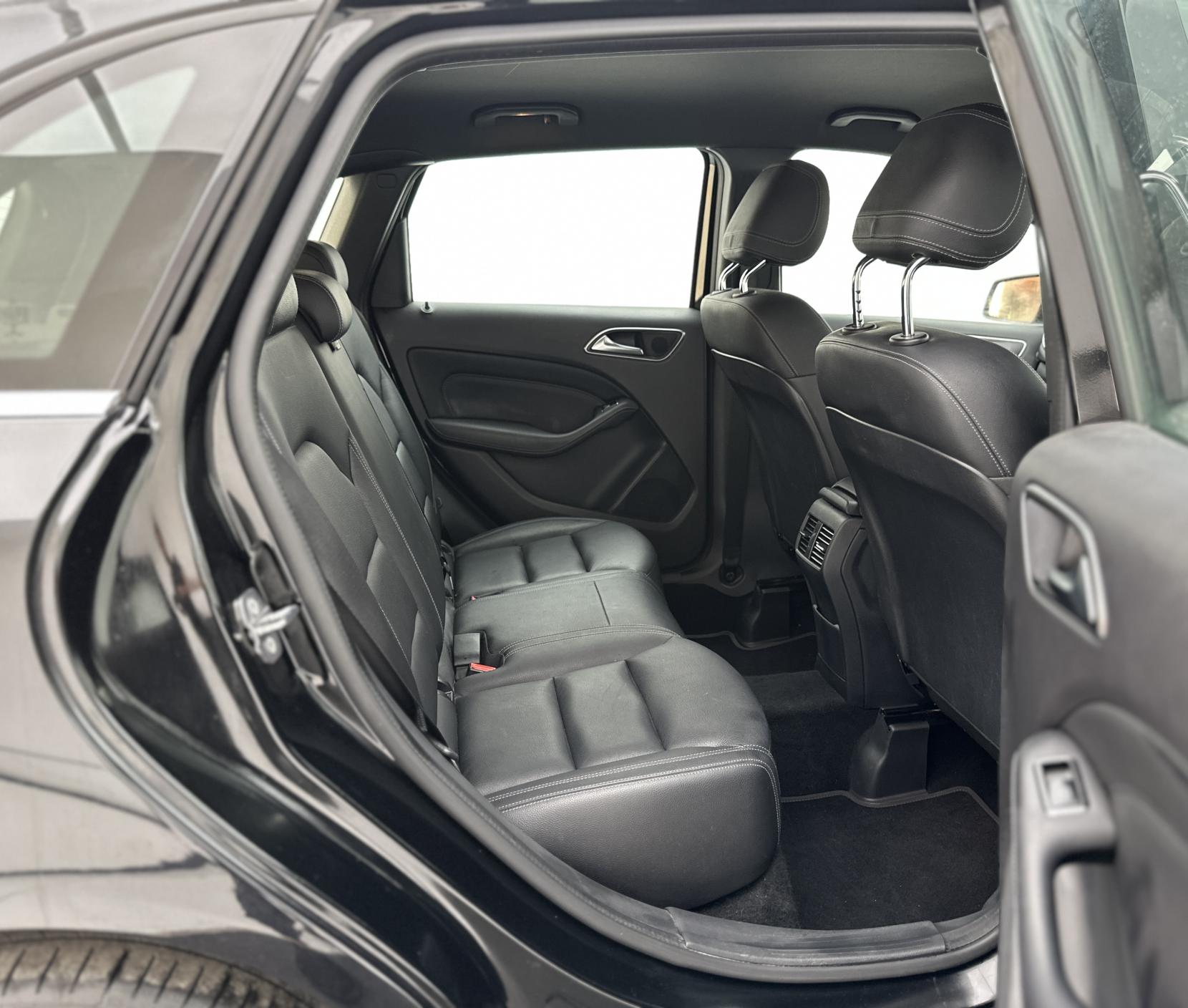 Mercedes-Benz B Class 1.6 B180 Exclusive Edition MPV 5dr Petrol 7G-DCT Euro 6 (s/s) (122 ps)